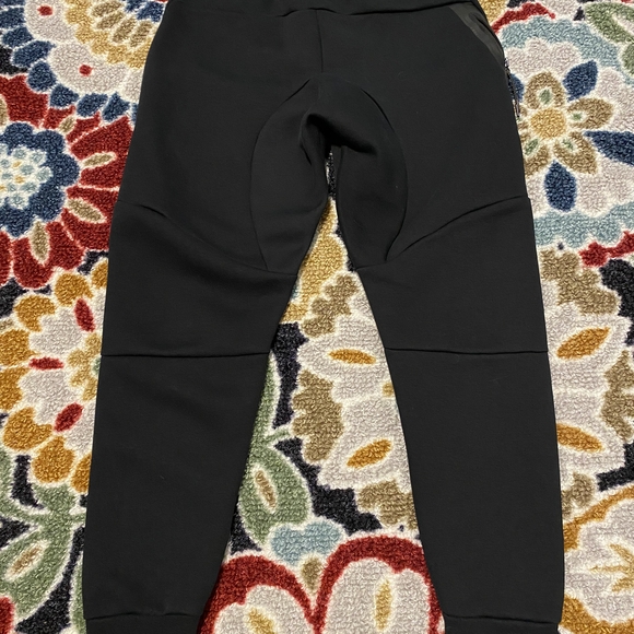 Nike Black Sweatpants - Picture 1 of 4